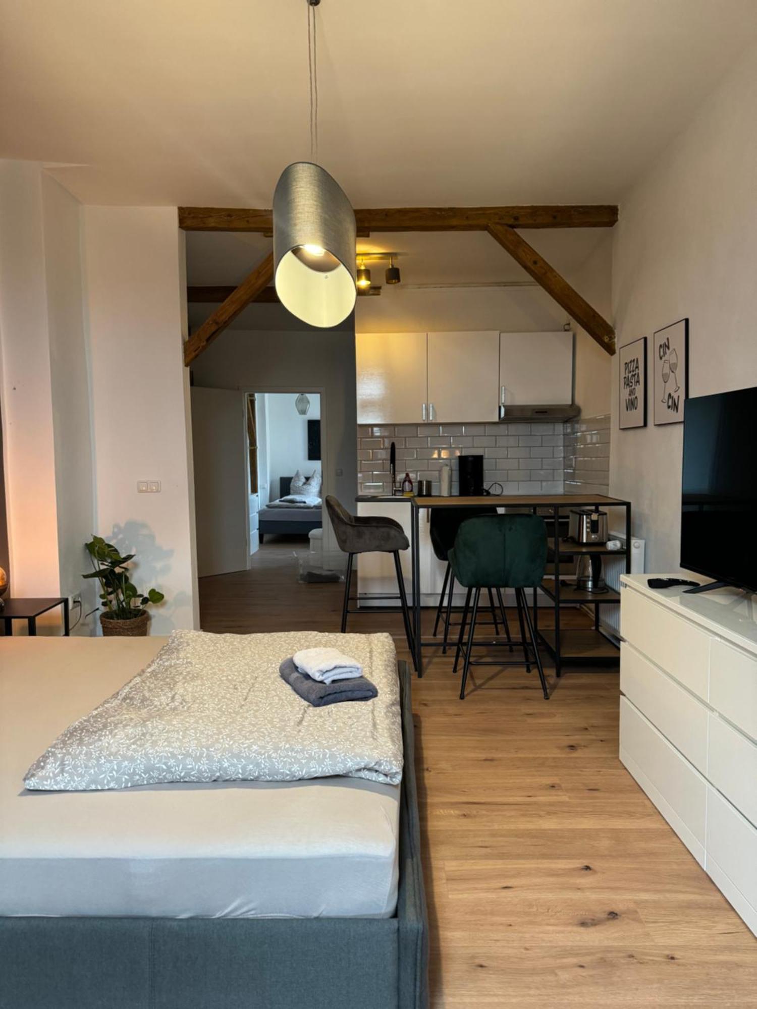 Appartement "Nina"Im Dachgeschoss, Inklusive Parkplatz Halle  المظهر الخارجي الصورة